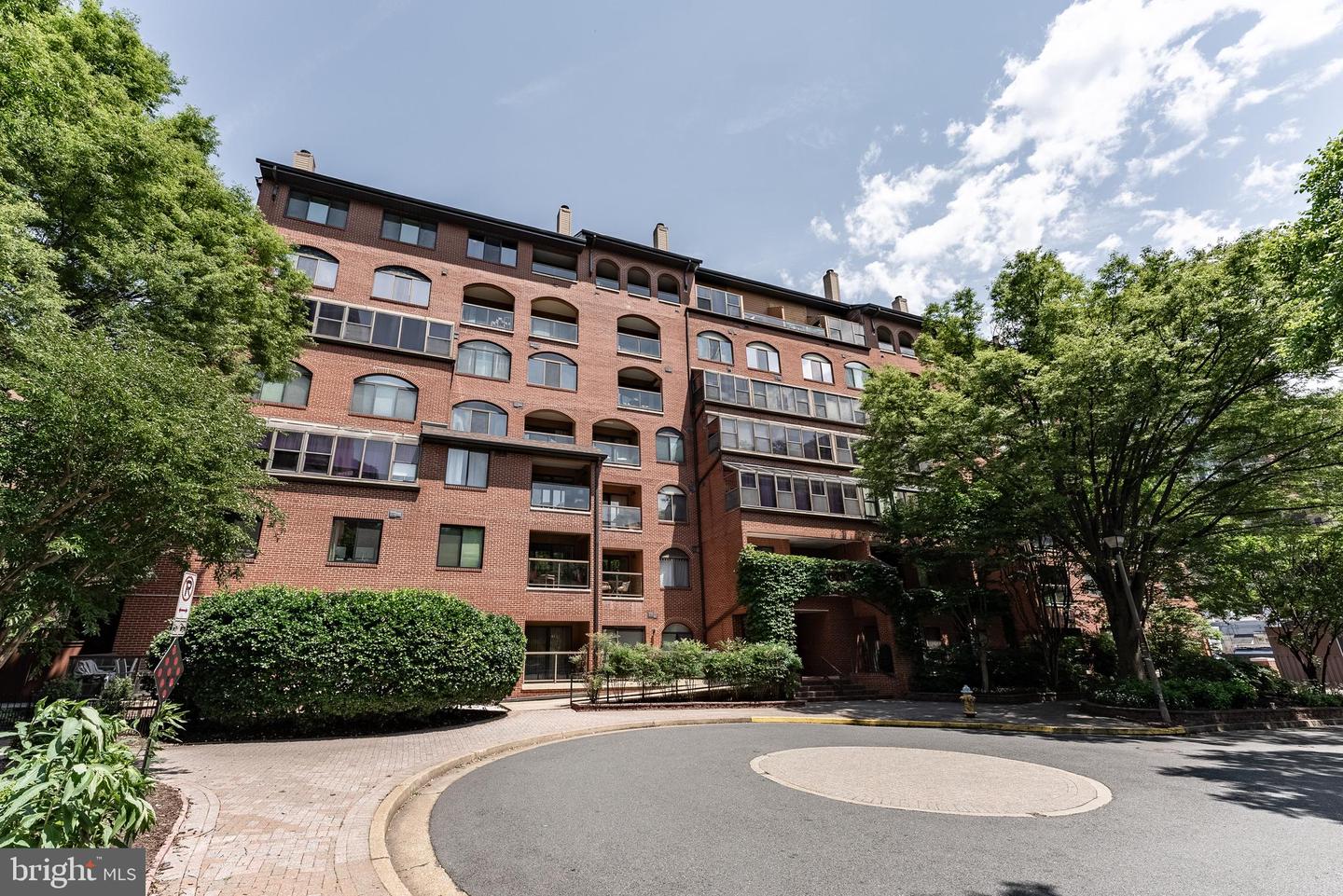 1029 N STUART ST #526, ARLINGTON, Virginia 22201, 2 Bedrooms Bedrooms, ,2 BathroomsBathrooms,Residential,For sale,1029 N STUART ST #526,VAAR2058656 MLS # VAAR2058656