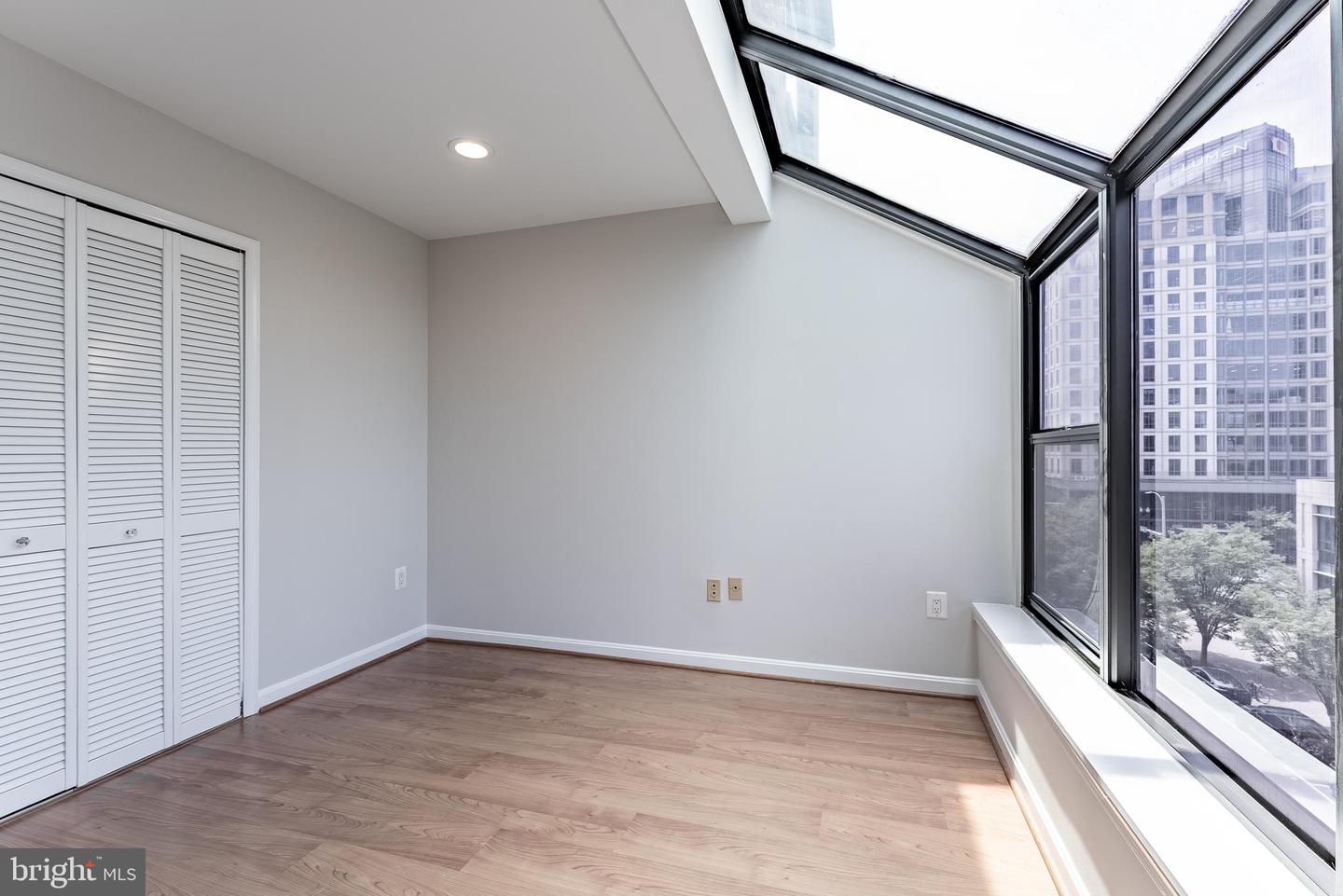 1029 N STUART ST #526, ARLINGTON, Virginia 22201, 2 Bedrooms Bedrooms, ,2 BathroomsBathrooms,Residential,For sale,1029 N STUART ST #526,VAAR2058656 MLS # VAAR2058656