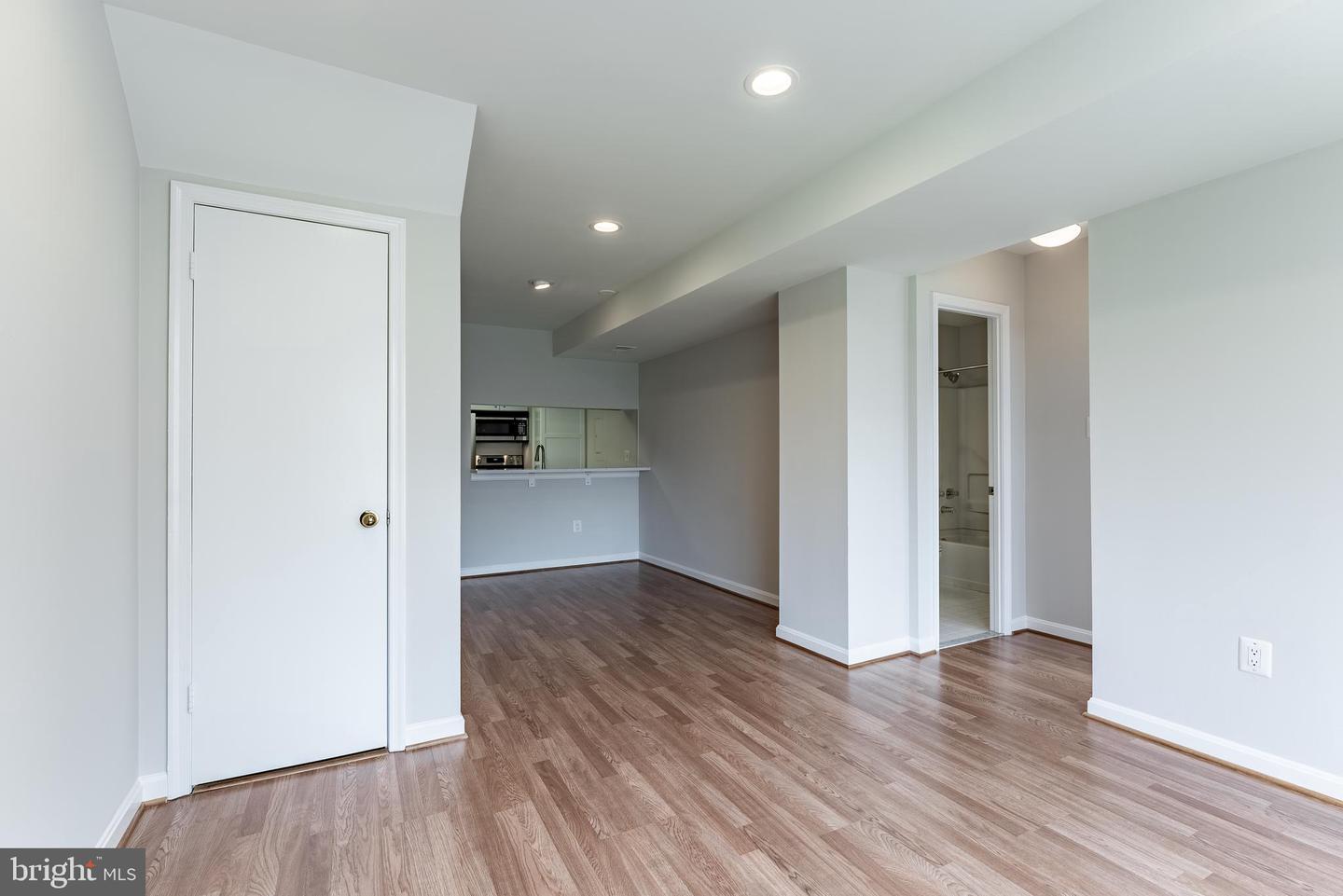 1029 N STUART ST #526, ARLINGTON, Virginia 22201, 2 Bedrooms Bedrooms, ,2 BathroomsBathrooms,Residential,For sale,1029 N STUART ST #526,VAAR2058656 MLS # VAAR2058656