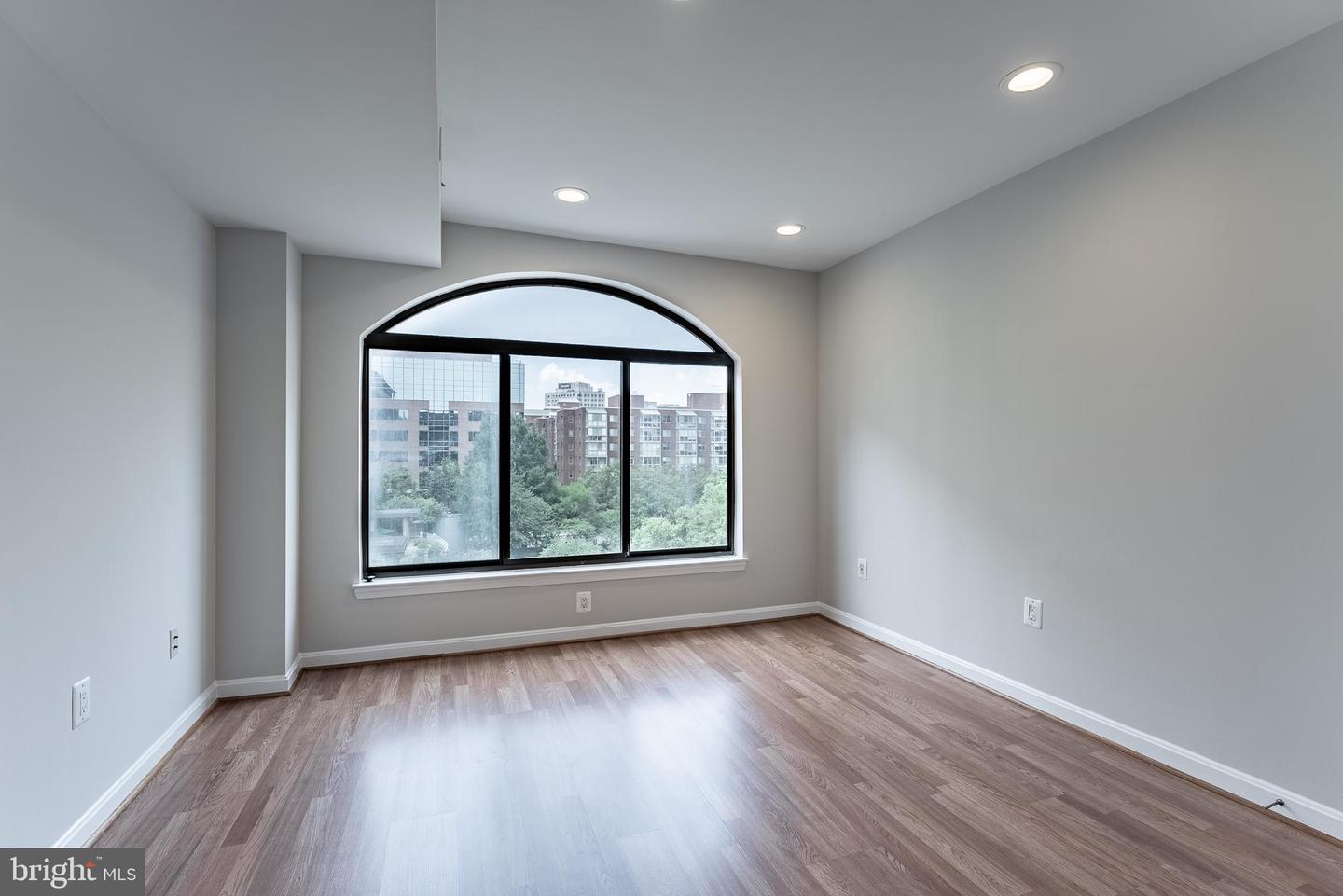 1029 N STUART ST #526, ARLINGTON, Virginia 22201, 2 Bedrooms Bedrooms, ,2 BathroomsBathrooms,Residential,For sale,1029 N STUART ST #526,VAAR2058656 MLS # VAAR2058656