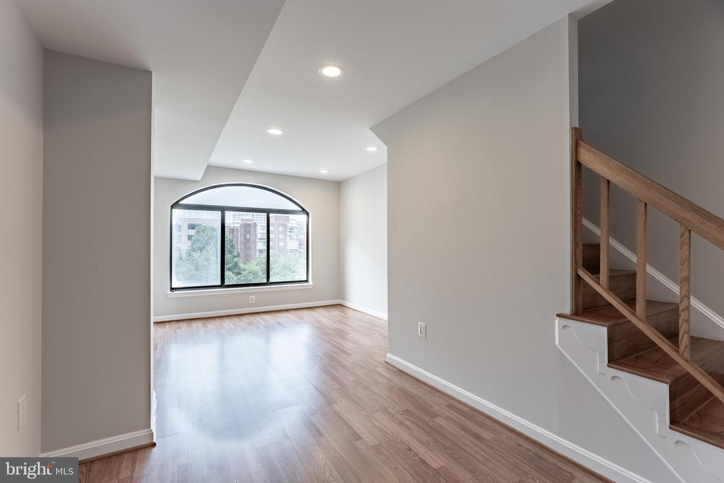 1029 N STUART ST #526, ARLINGTON, Virginia 22201, 2 Bedrooms Bedrooms, ,2 BathroomsBathrooms,Residential,For sale,1029 N STUART ST #526,VAAR2058656 MLS # VAAR2058656