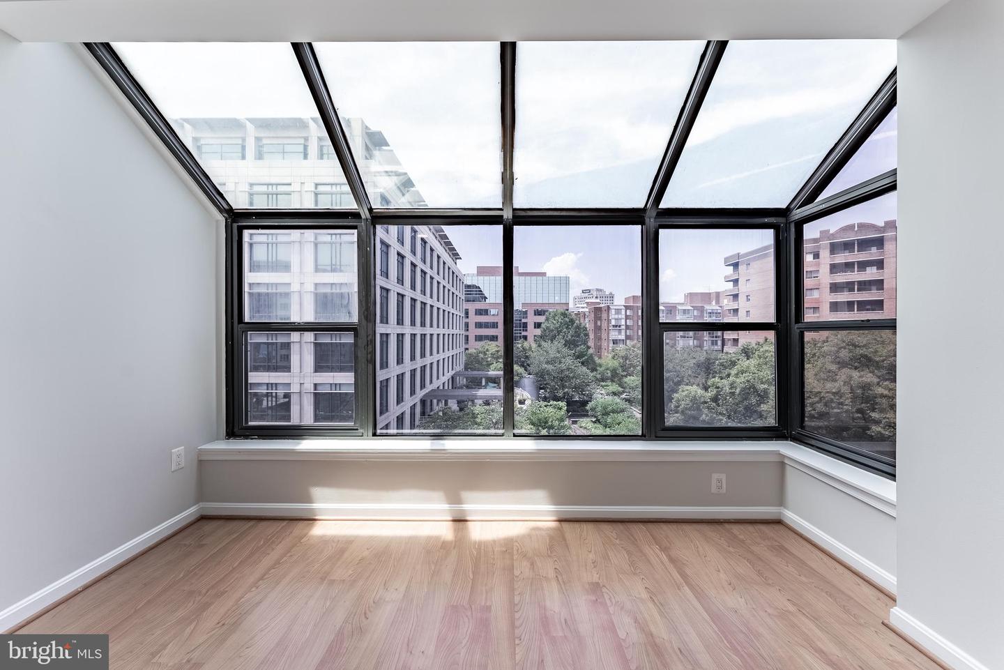 1029 N STUART ST #526, ARLINGTON, Virginia 22201, 2 Bedrooms Bedrooms, ,2 BathroomsBathrooms,Residential,For sale,1029 N STUART ST #526,VAAR2058656 MLS # VAAR2058656