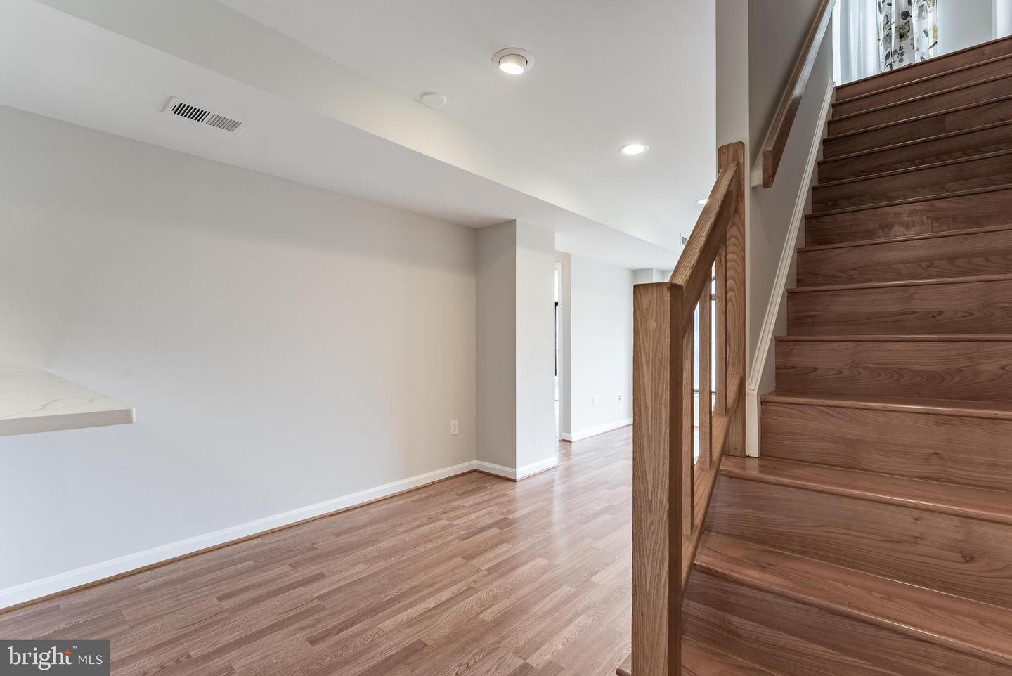 1029 N STUART ST #526, ARLINGTON, Virginia 22201, 2 Bedrooms Bedrooms, ,2 BathroomsBathrooms,Residential,For sale,1029 N STUART ST #526,VAAR2058656 MLS # VAAR2058656