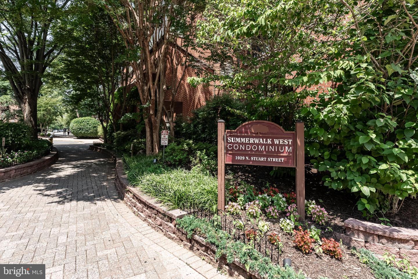 1029 N STUART ST #526, ARLINGTON, Virginia 22201, 2 Bedrooms Bedrooms, ,2 BathroomsBathrooms,Residential,For sale,1029 N STUART ST #526,VAAR2058656 MLS # VAAR2058656