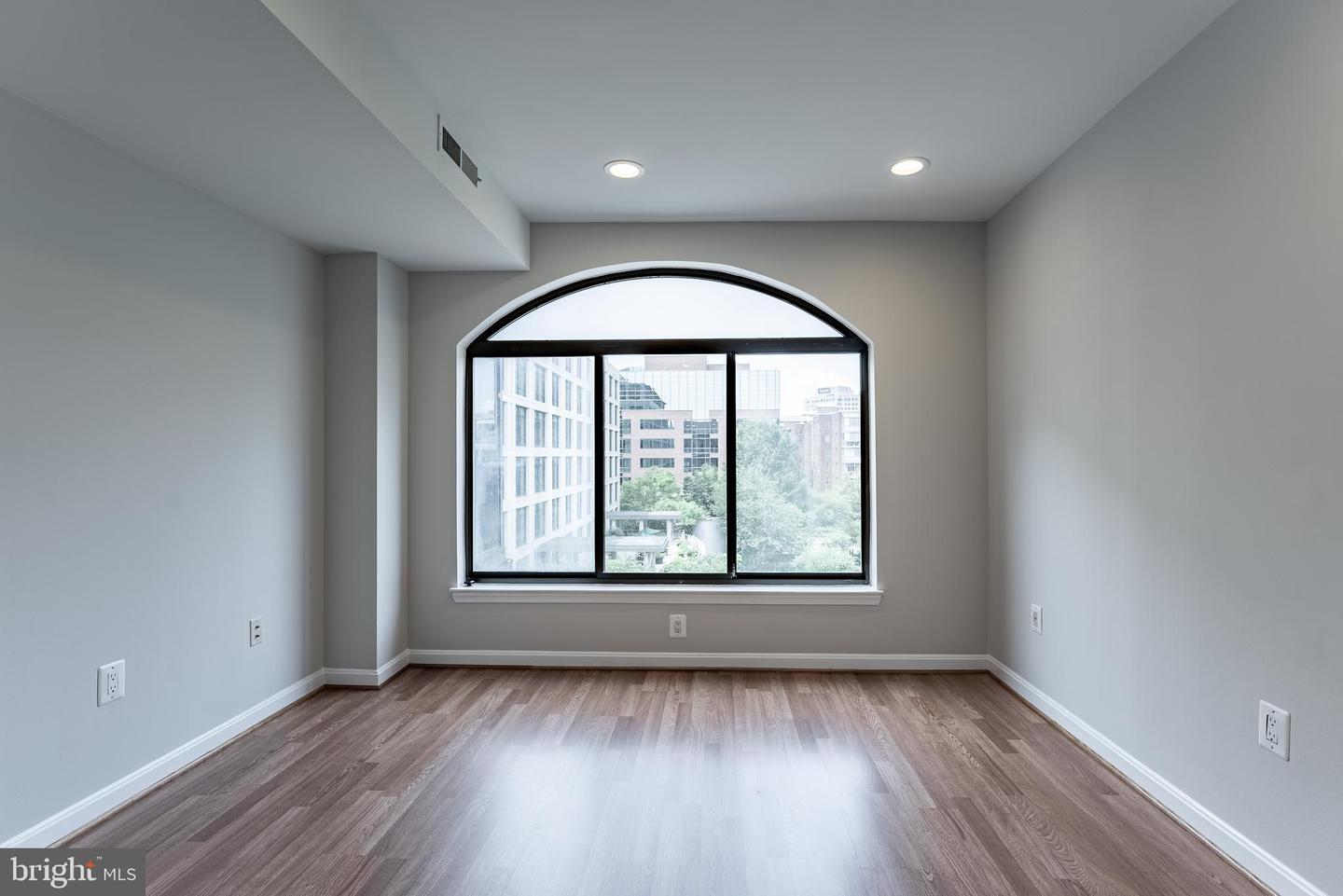 1029 N STUART ST #526, ARLINGTON, Virginia 22201, 2 Bedrooms Bedrooms, ,2 BathroomsBathrooms,Residential,For sale,1029 N STUART ST #526,VAAR2058656 MLS # VAAR2058656