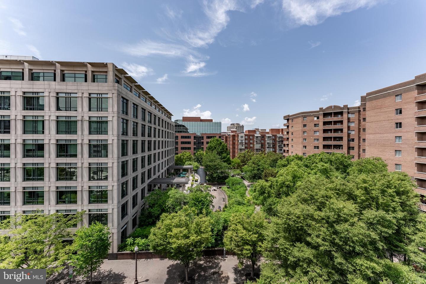 1029 N STUART ST #526, ARLINGTON, Virginia 22201, 2 Bedrooms Bedrooms, ,2 BathroomsBathrooms,Residential,For sale,1029 N STUART ST #526,VAAR2058656 MLS # VAAR2058656