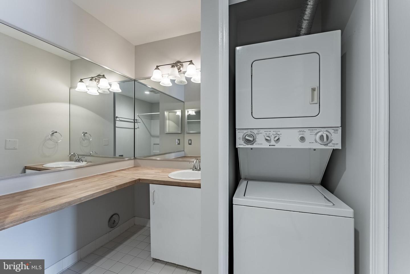 1029 N STUART ST #526, ARLINGTON, Virginia 22201, 2 Bedrooms Bedrooms, ,2 BathroomsBathrooms,Residential,For sale,1029 N STUART ST #526,VAAR2058656 MLS # VAAR2058656