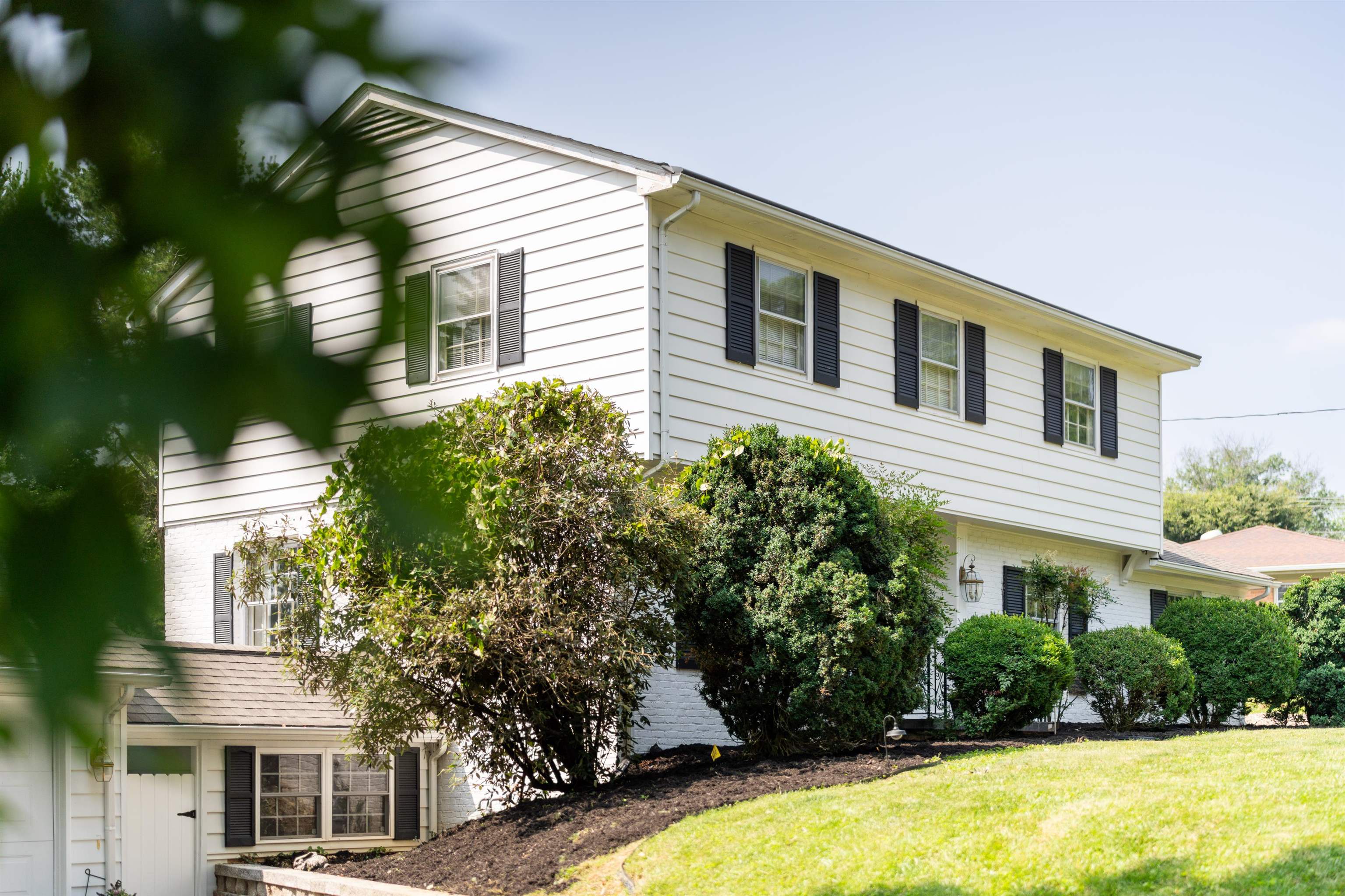 303 COPELAND DR, STAUNTON, Virginia 24401, 3 Bedrooms Bedrooms, ,2 BathroomsBathrooms,Residential,303 COPELAND DR,665753 MLS # 665753