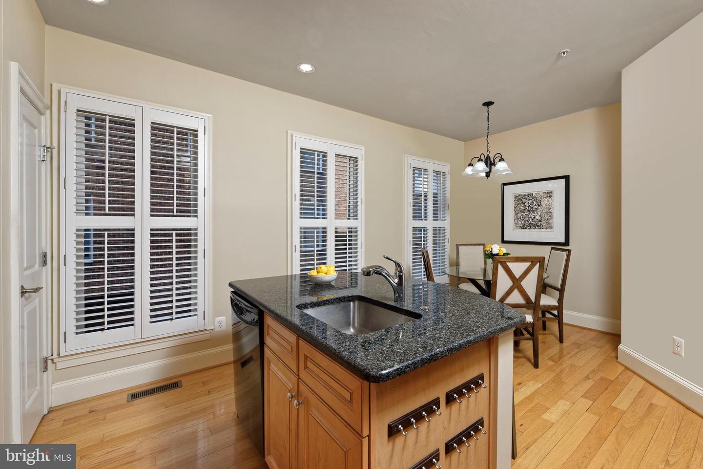 404 ORONOCO ST, ALEXANDRIA, Virginia 22314, 3 Bedrooms Bedrooms, ,3 BathroomsBathrooms,Residential,For sale,404 ORONOCO ST,VAAX2046156 MLS # VAAX2046156