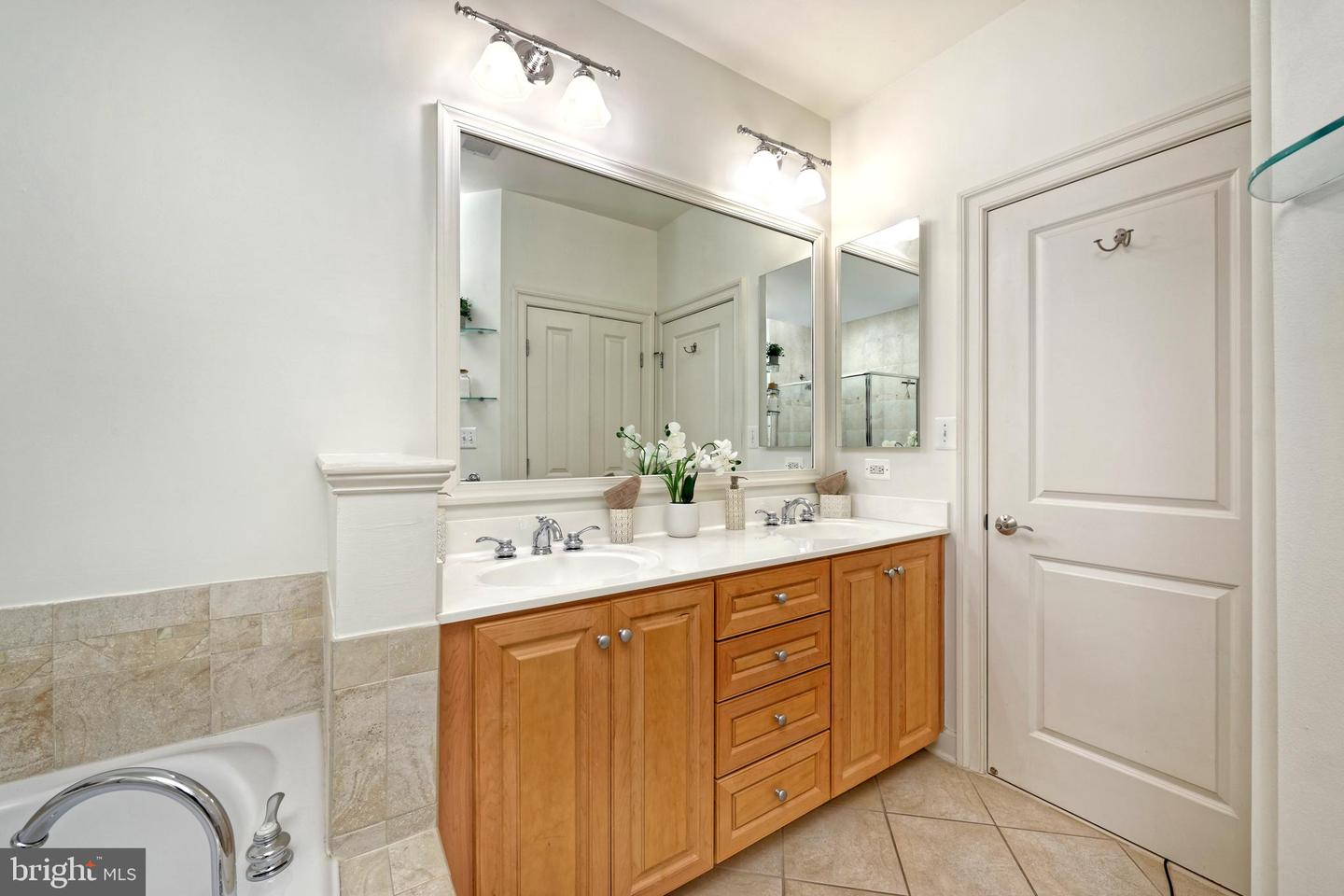 404 ORONOCO ST, ALEXANDRIA, Virginia 22314, 3 Bedrooms Bedrooms, ,3 BathroomsBathrooms,Residential,For sale,404 ORONOCO ST,VAAX2046156 MLS # VAAX2046156