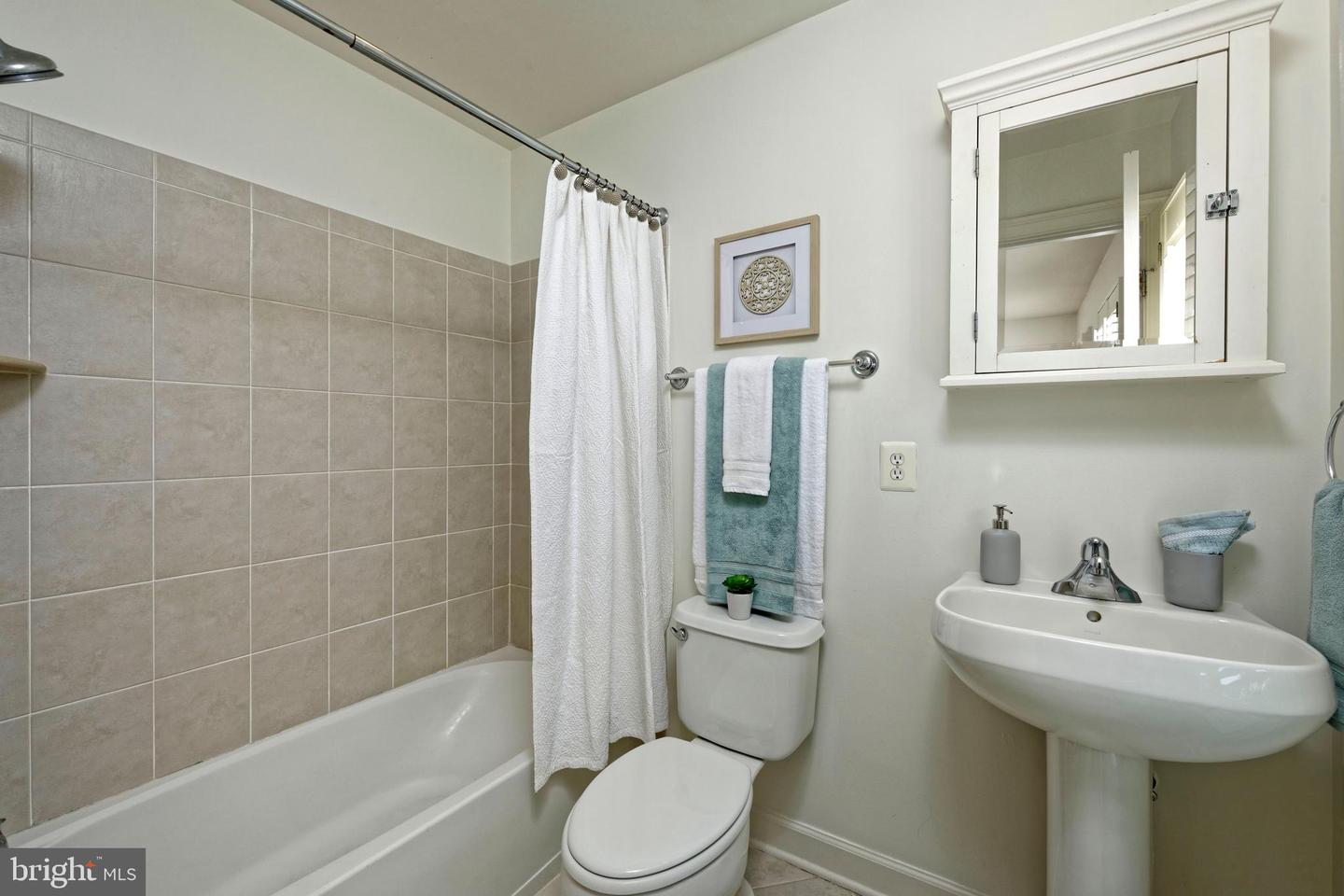404 ORONOCO ST, ALEXANDRIA, Virginia 22314, 3 Bedrooms Bedrooms, ,3 BathroomsBathrooms,Residential,For sale,404 ORONOCO ST,VAAX2046156 MLS # VAAX2046156