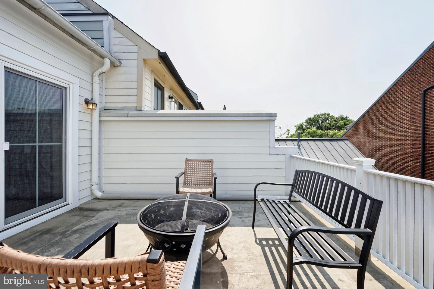 404 ORONOCO ST, ALEXANDRIA, Virginia 22314, 3 Bedrooms Bedrooms, ,3 BathroomsBathrooms,Residential,For sale,404 ORONOCO ST,VAAX2046156 MLS # VAAX2046156