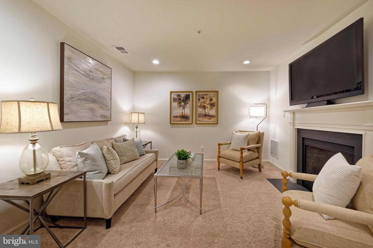 404 ORONOCO ST, ALEXANDRIA, Virginia 22314, 3 Bedrooms Bedrooms, ,3 BathroomsBathrooms,Residential,For sale,404 ORONOCO ST,VAAX2046156 MLS # VAAX2046156