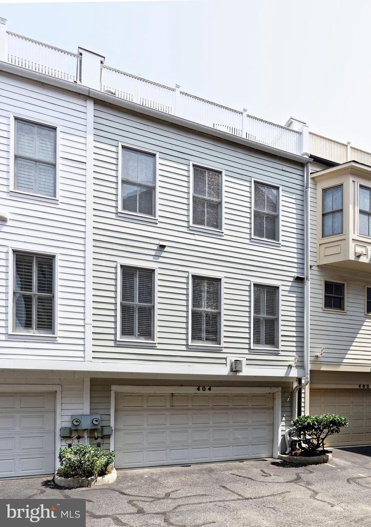 404 ORONOCO ST, ALEXANDRIA, Virginia 22314, 3 Bedrooms Bedrooms, ,3 BathroomsBathrooms,Residential,For sale,404 ORONOCO ST,VAAX2046156 MLS # VAAX2046156