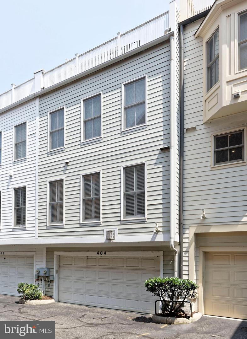 404 ORONOCO ST, ALEXANDRIA, Virginia 22314, 3 Bedrooms Bedrooms, ,3 BathroomsBathrooms,Residential,For sale,404 ORONOCO ST,VAAX2046156 MLS # VAAX2046156