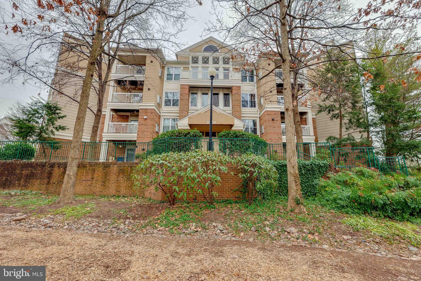 2204 WESTCOURT LN #201, HERNDON, Virginia 20170, 1 Bedroom Bedrooms, ,1 BathroomBathrooms,Residential,For sale,2204 WESTCOURT LN #201,VAFX2245930 MLS # VAFX2245930