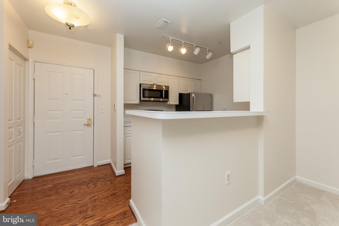 2204 WESTCOURT LN #201, HERNDON, Virginia 20170, 1 Bedroom Bedrooms, ,1 BathroomBathrooms,Residential,For sale,2204 WESTCOURT LN #201,VAFX2245930 MLS # VAFX2245930