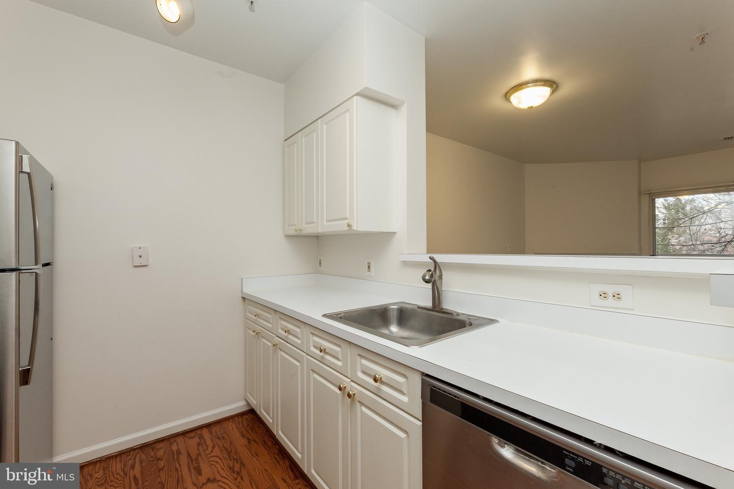 2204 WESTCOURT LN #201, HERNDON, Virginia 20170, 1 Bedroom Bedrooms, ,1 BathroomBathrooms,Residential,For sale,2204 WESTCOURT LN #201,VAFX2245930 MLS # VAFX2245930