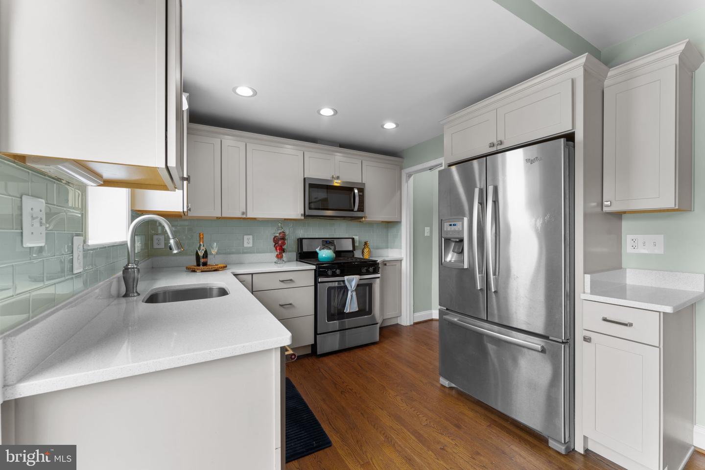 412 E DUNCAN AVE, ALEXANDRIA, Virginia 22301, 2 Bedrooms Bedrooms, ,2 BathroomsBathrooms,Residential,For sale,412 E DUNCAN AVE,VAAX2046220 MLS # VAAX2046220
