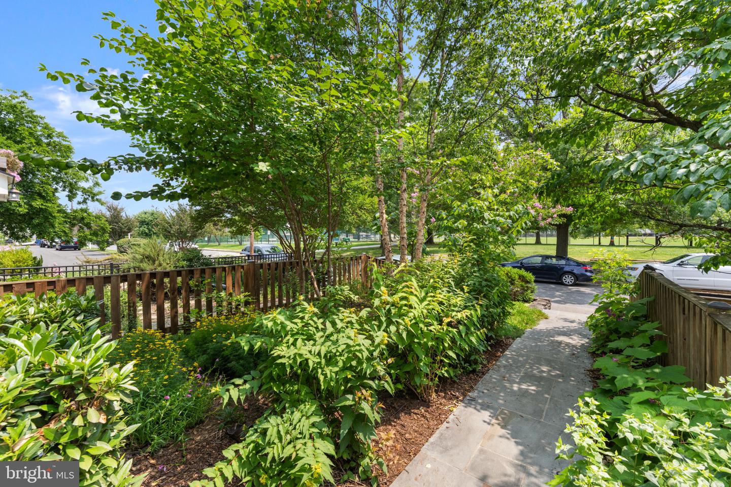 412 E DUNCAN AVE, ALEXANDRIA, Virginia 22301, 2 Bedrooms Bedrooms, ,2 BathroomsBathrooms,Residential,For sale,412 E DUNCAN AVE,VAAX2046220 MLS # VAAX2046220