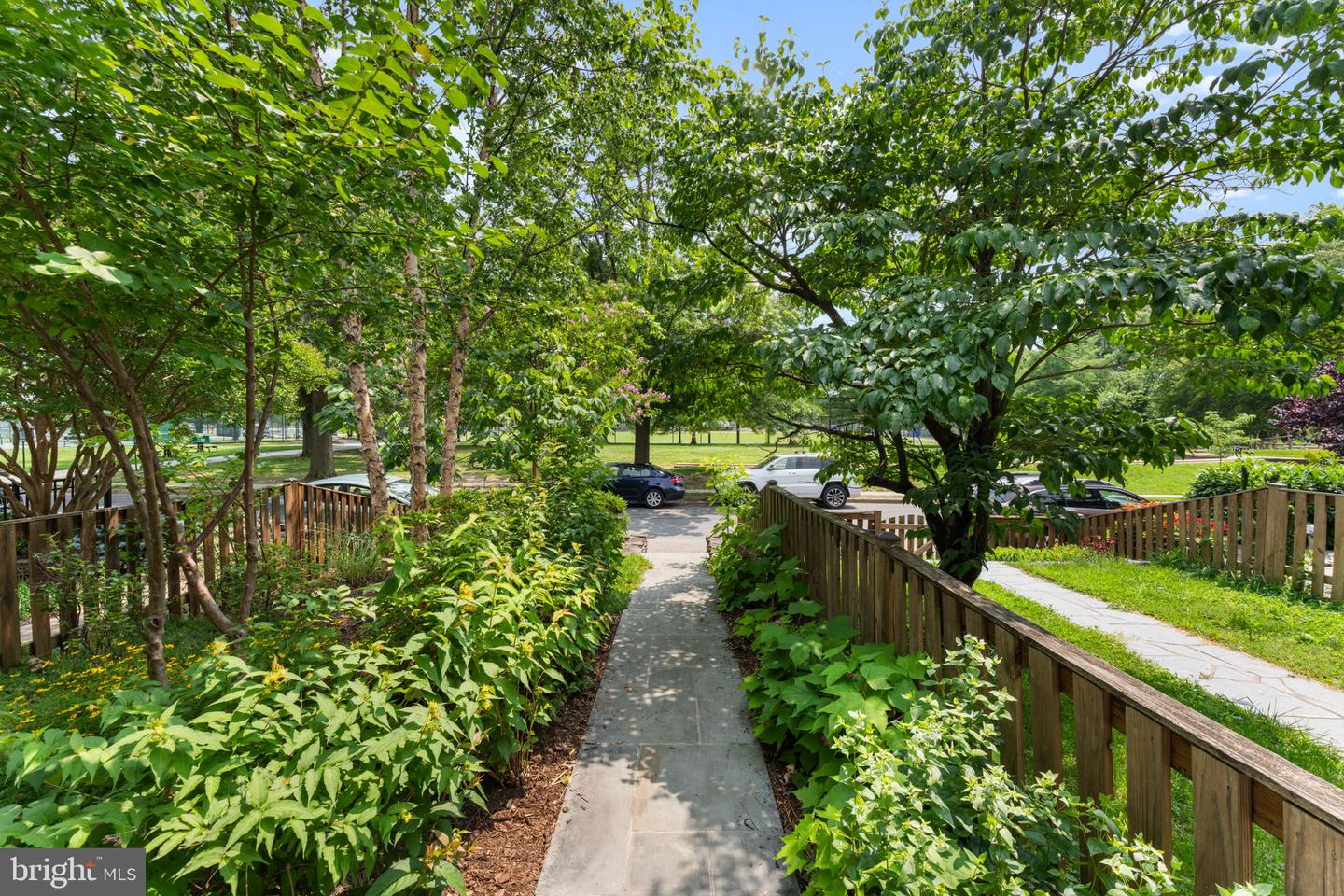 412 E DUNCAN AVE, ALEXANDRIA, Virginia 22301, 2 Bedrooms Bedrooms, ,2 BathroomsBathrooms,Residential,For sale,412 E DUNCAN AVE,VAAX2046220 MLS # VAAX2046220