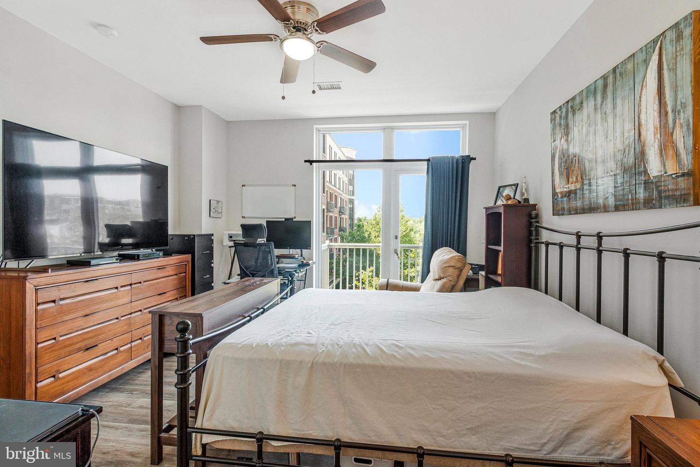 444 W BROAD ST #401, FALLS CHURCH, Virginia 22046, 2 Bedrooms Bedrooms, ,2 BathroomsBathrooms,Residential,For sale,444 W BROAD ST #401,VAFA2003084 MLS # VAFA2003084