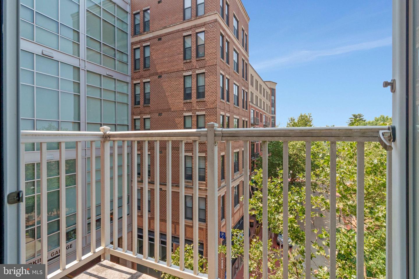 444 W BROAD ST #401, FALLS CHURCH, Virginia 22046, 2 Bedrooms Bedrooms, ,2 BathroomsBathrooms,Residential,For sale,444 W BROAD ST #401,VAFA2003084 MLS # VAFA2003084