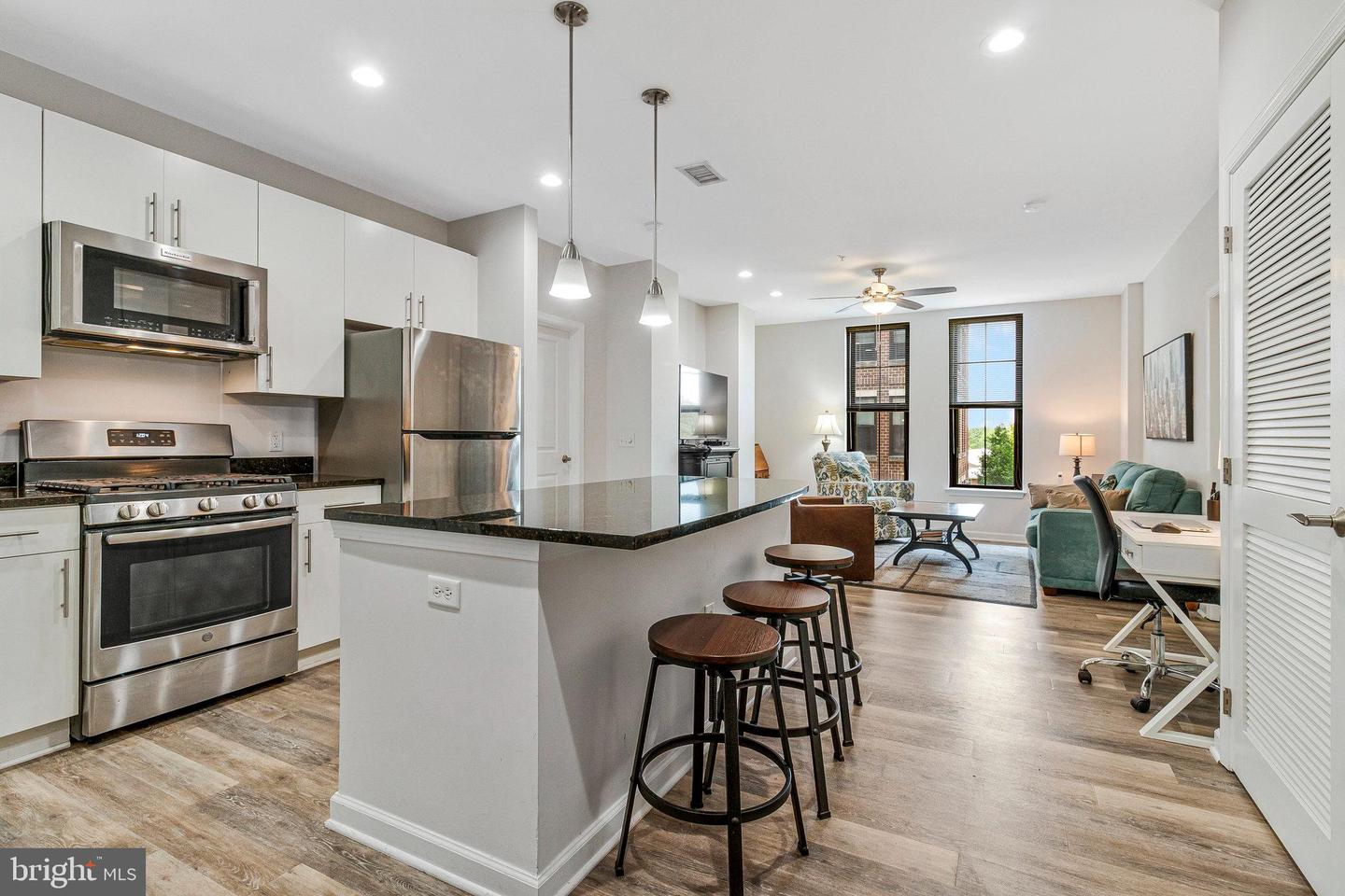 444 W BROAD ST #401, FALLS CHURCH, Virginia 22046, 2 Bedrooms Bedrooms, ,2 BathroomsBathrooms,Residential,For sale,444 W BROAD ST #401,VAFA2003084 MLS # VAFA2003084