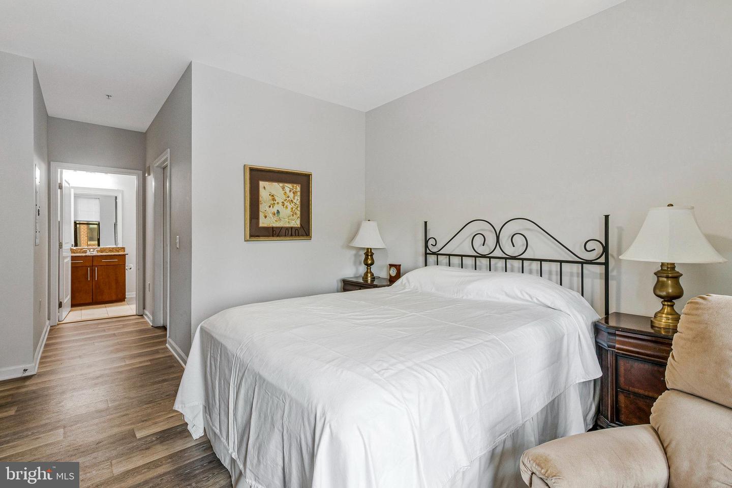 444 W BROAD ST #401, FALLS CHURCH, Virginia 22046, 2 Bedrooms Bedrooms, ,2 BathroomsBathrooms,Residential,For sale,444 W BROAD ST #401,VAFA2003084 MLS # VAFA2003084