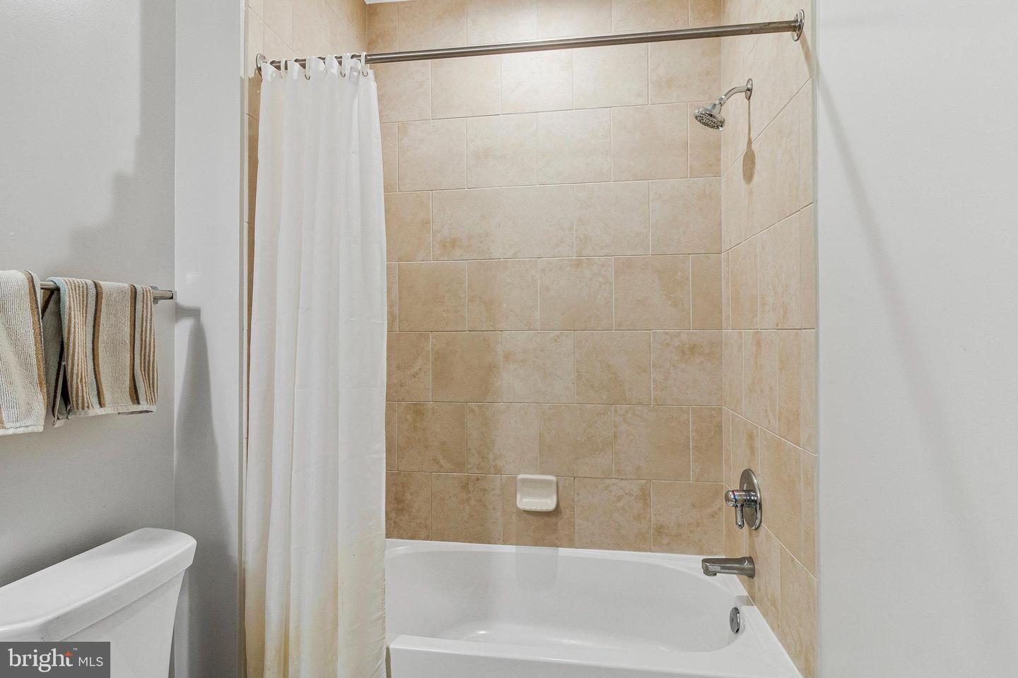 444 W BROAD ST #401, FALLS CHURCH, Virginia 22046, 2 Bedrooms Bedrooms, ,2 BathroomsBathrooms,Residential,For sale,444 W BROAD ST #401,VAFA2003084 MLS # VAFA2003084