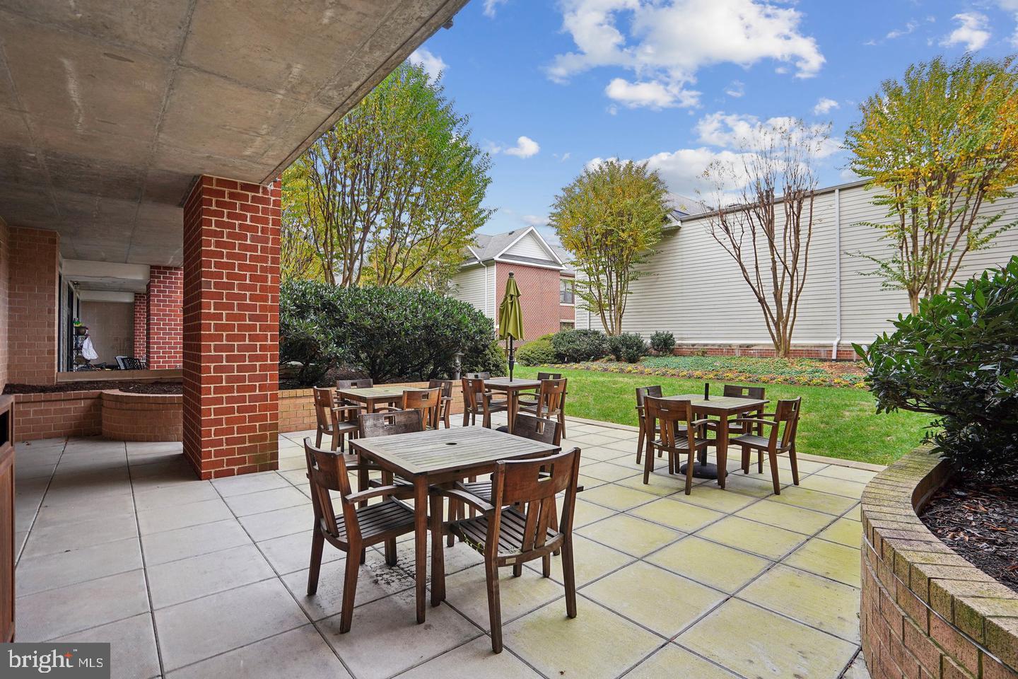 444 W BROAD ST #401, FALLS CHURCH, Virginia 22046, 2 Bedrooms Bedrooms, ,2 BathroomsBathrooms,Residential,For sale,444 W BROAD ST #401,VAFA2003084 MLS # VAFA2003084