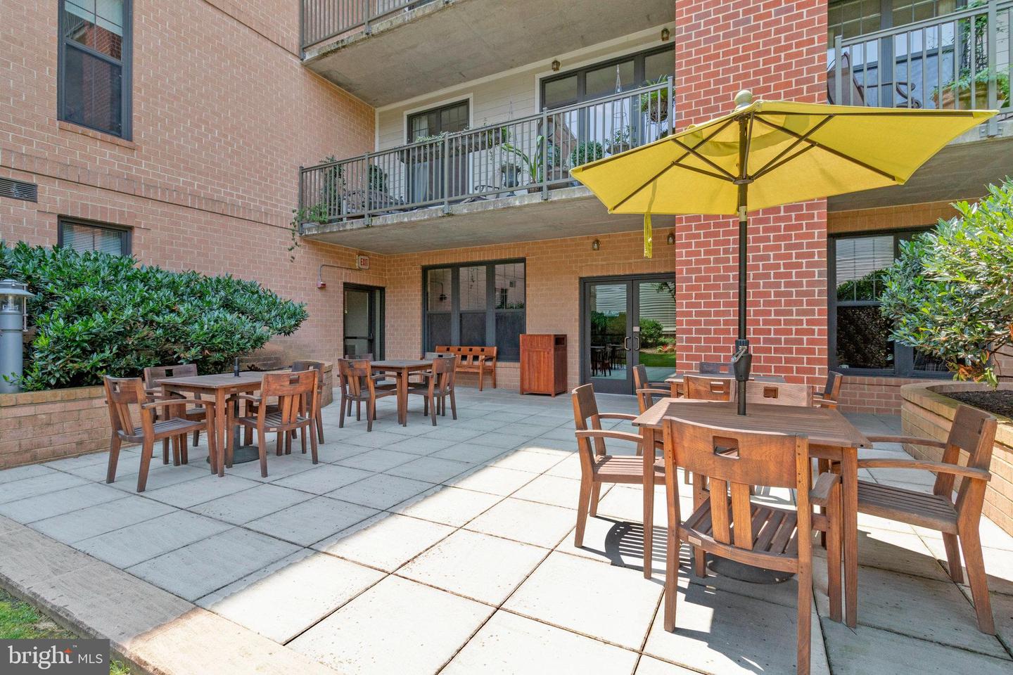 444 W BROAD ST #401, FALLS CHURCH, Virginia 22046, 2 Bedrooms Bedrooms, ,2 BathroomsBathrooms,Residential,For sale,444 W BROAD ST #401,VAFA2003084 MLS # VAFA2003084