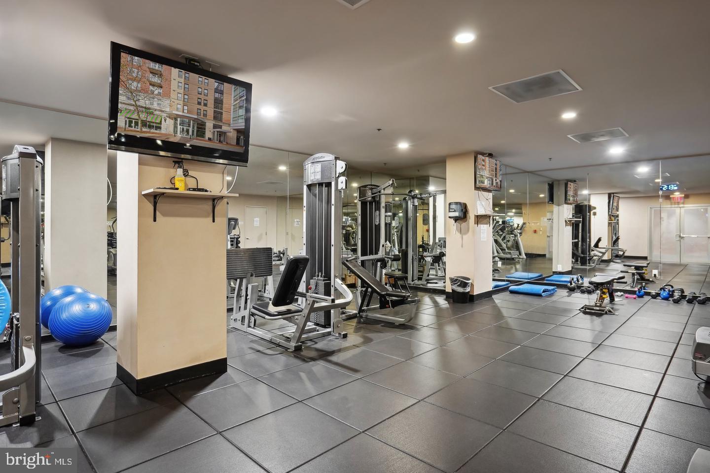444 W BROAD ST #401, FALLS CHURCH, Virginia 22046, 2 Bedrooms Bedrooms, ,2 BathroomsBathrooms,Residential,For sale,444 W BROAD ST #401,VAFA2003084 MLS # VAFA2003084