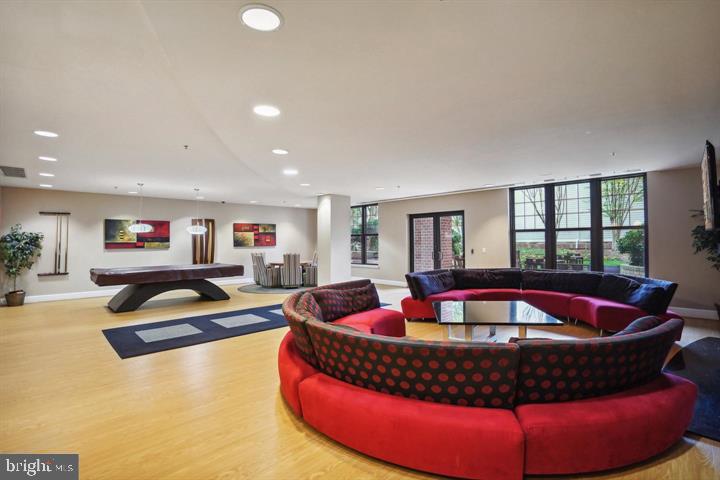 444 W BROAD ST #401, FALLS CHURCH, Virginia 22046, 2 Bedrooms Bedrooms, ,2 BathroomsBathrooms,Residential,For sale,444 W BROAD ST #401,VAFA2003084 MLS # VAFA2003084