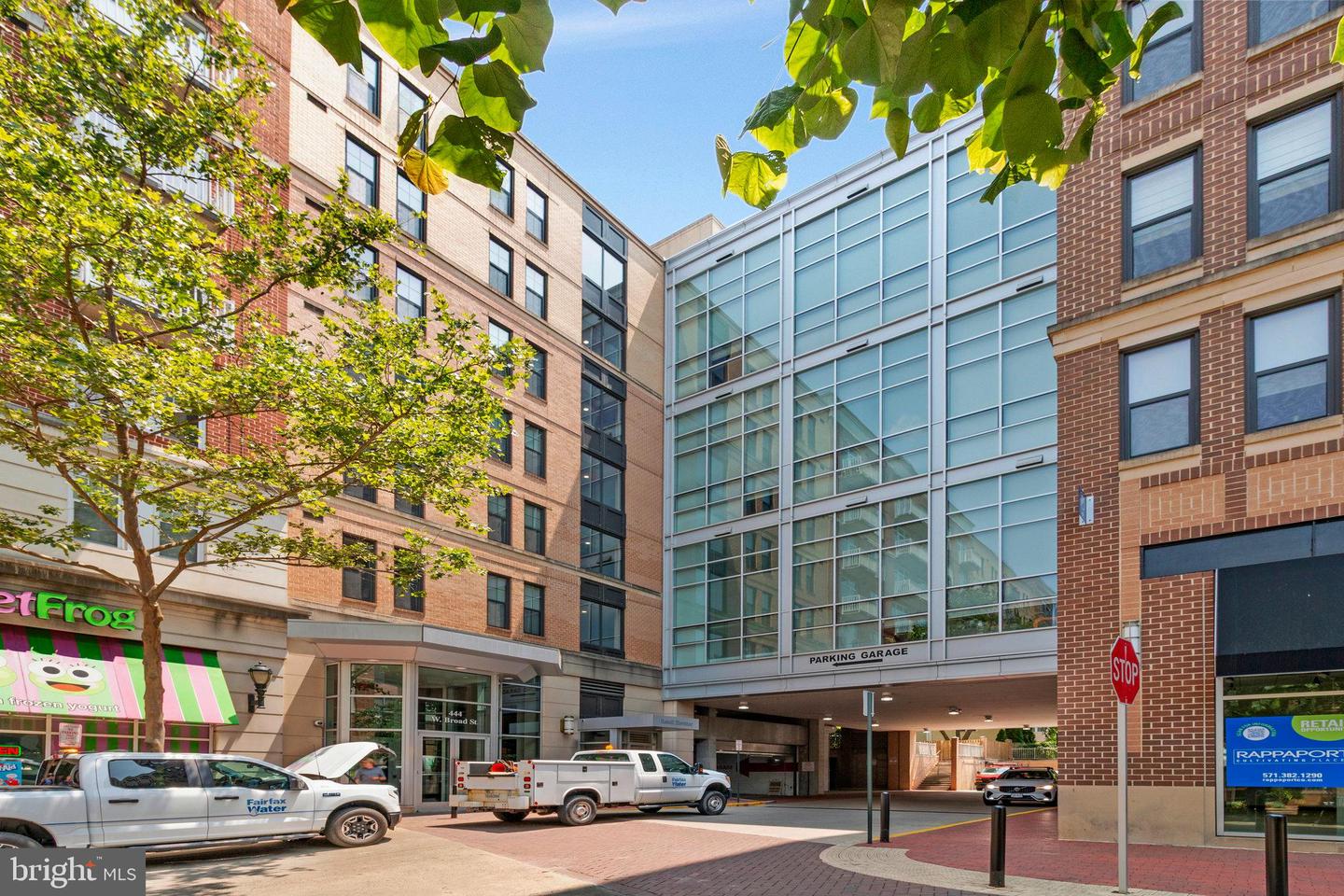 444 W BROAD ST #401, FALLS CHURCH, Virginia 22046, 2 Bedrooms Bedrooms, ,2 BathroomsBathrooms,Residential,For sale,444 W BROAD ST #401,VAFA2003084 MLS # VAFA2003084