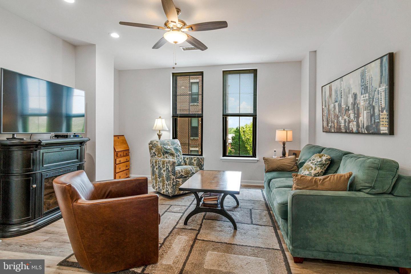 444 W BROAD ST #401, FALLS CHURCH, Virginia 22046, 2 Bedrooms Bedrooms, ,2 BathroomsBathrooms,Residential,For sale,444 W BROAD ST #401,VAFA2003084 MLS # VAFA2003084