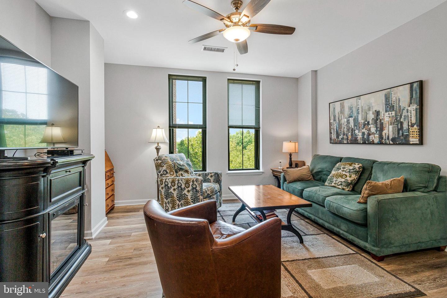 444 W BROAD ST #401, FALLS CHURCH, Virginia 22046, 2 Bedrooms Bedrooms, ,2 BathroomsBathrooms,Residential,For sale,444 W BROAD ST #401,VAFA2003084 MLS # VAFA2003084