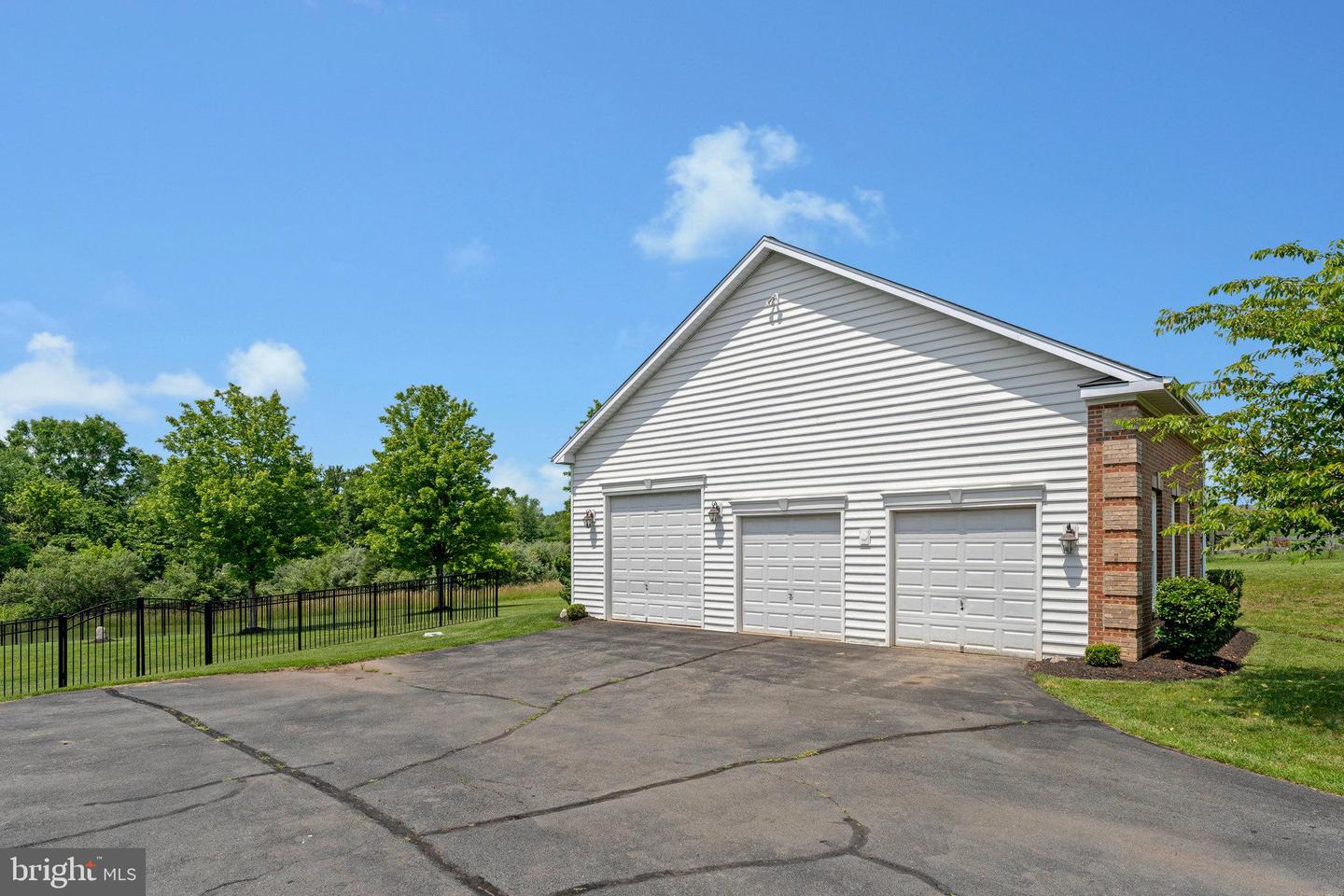 14300 DOWDEN DOWNS DR, HAYMARKET, Virginia 20169, 5 Bedrooms Bedrooms, ,4 BathroomsBathrooms,Residential,For sale,14300 DOWDEN DOWNS DR,VAPW2096602 MLS # VAPW2096602