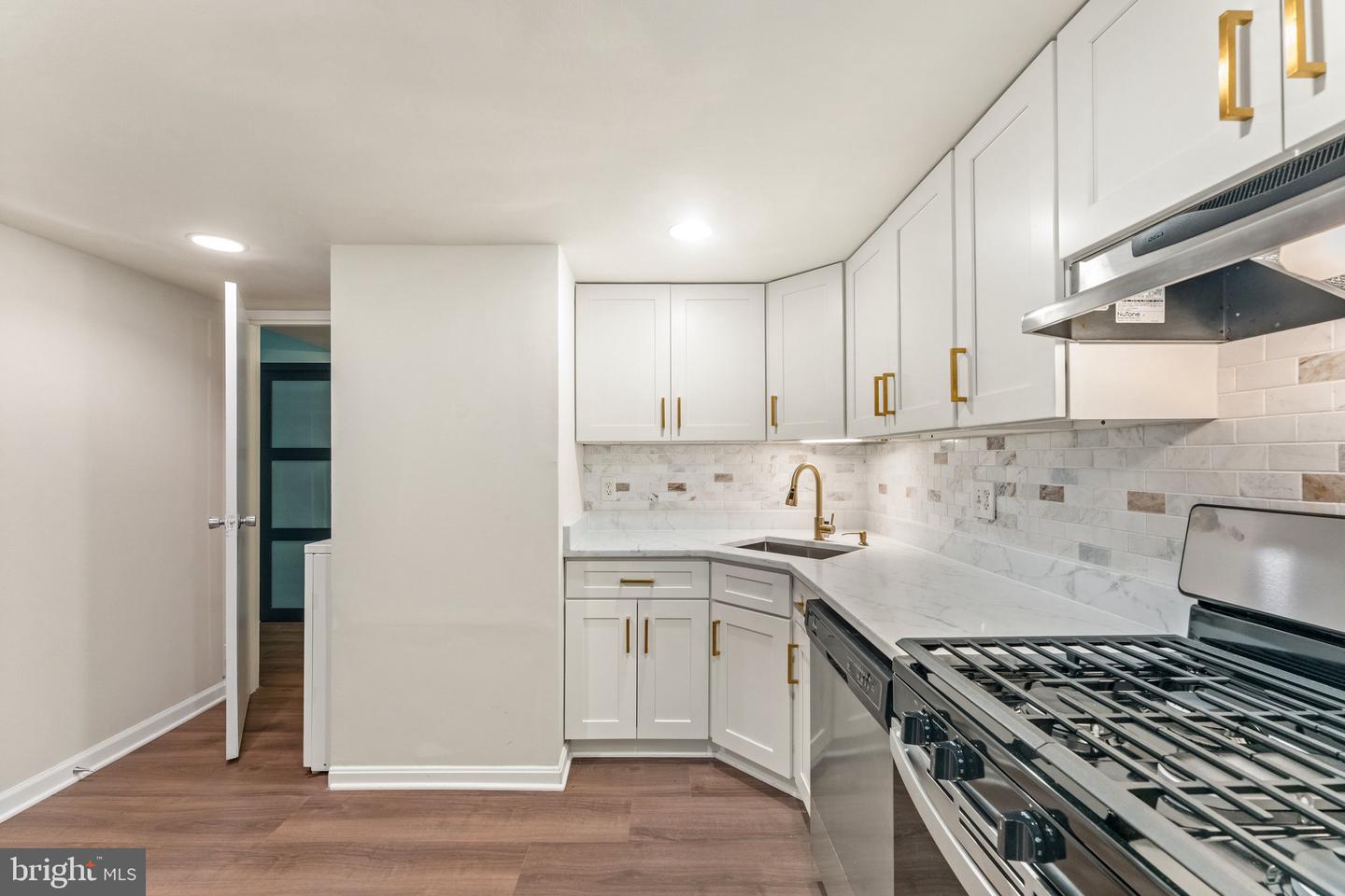 1413 NORTHGATE SQ #13/2A, RESTON, Virginia 20190, 1 Bedroom Bedrooms, 1 Room Rooms,1 BathroomBathrooms,Residential,For sale,1413 NORTHGATE SQ #13/2A,VAFX2246310 MLS # VAFX2246310