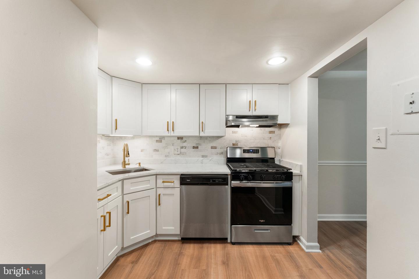 1413 NORTHGATE SQ #13/2A, RESTON, Virginia 20190, 1 Bedroom Bedrooms, 1 Room Rooms,1 BathroomBathrooms,Residential,For sale,1413 NORTHGATE SQ #13/2A,VAFX2246310 MLS # VAFX2246310