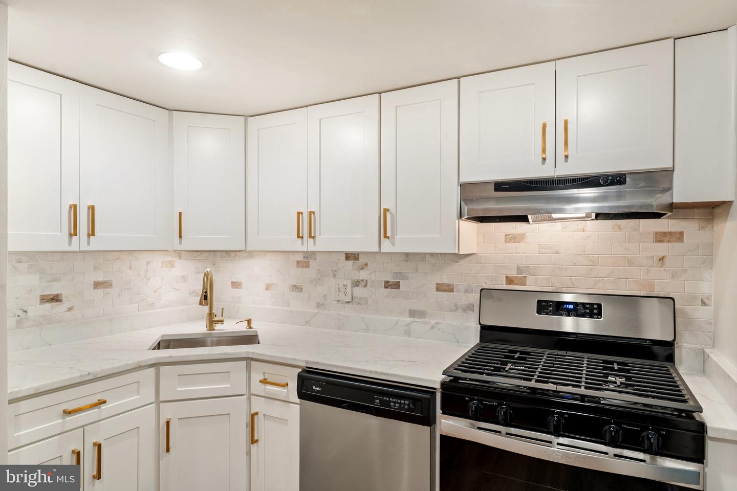 1413 NORTHGATE SQ #13/2A, RESTON, Virginia 20190, 1 Bedroom Bedrooms, 1 Room Rooms,1 BathroomBathrooms,Residential,For sale,1413 NORTHGATE SQ #13/2A,VAFX2246310 MLS # VAFX2246310