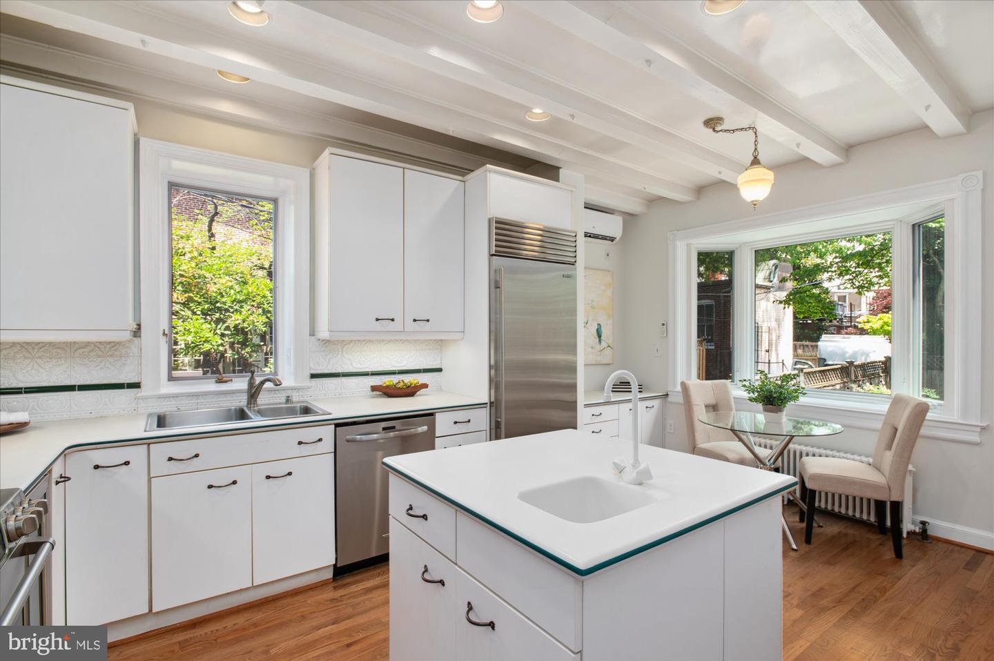 6 7TH ST SE, WASHINGTON, District Of Columbia 20003, 6 Bedrooms Bedrooms, ,5 BathroomsBathrooms,Residential,For sale,6 7TH ST SE,DCDC2204752 MLS # DCDC2204752