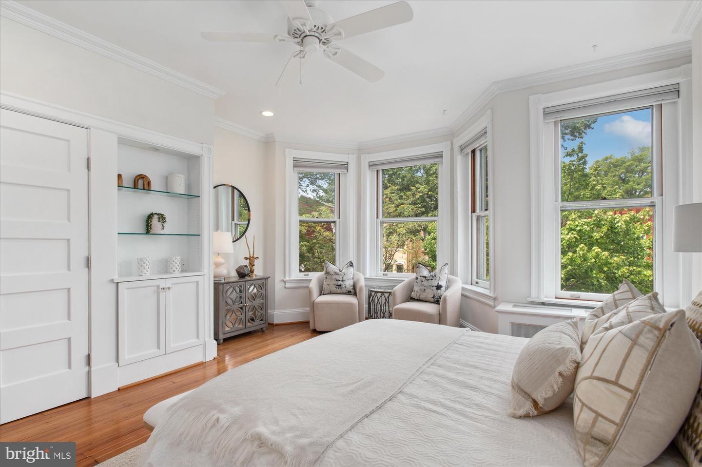 6 7TH ST SE, WASHINGTON, District Of Columbia 20003, 6 Bedrooms Bedrooms, ,5 BathroomsBathrooms,Residential,For sale,6 7TH ST SE,DCDC2204752 MLS # DCDC2204752