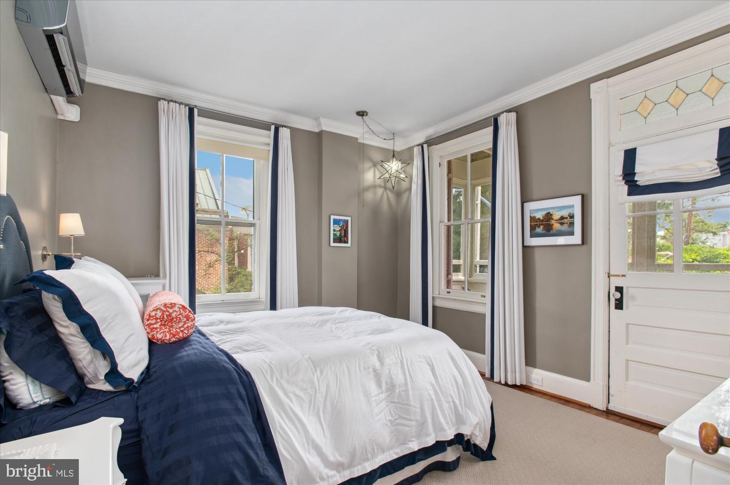 6 7TH ST SE, WASHINGTON, District Of Columbia 20003, 6 Bedrooms Bedrooms, ,5 BathroomsBathrooms,Residential,For sale,6 7TH ST SE,DCDC2204752 MLS # DCDC2204752