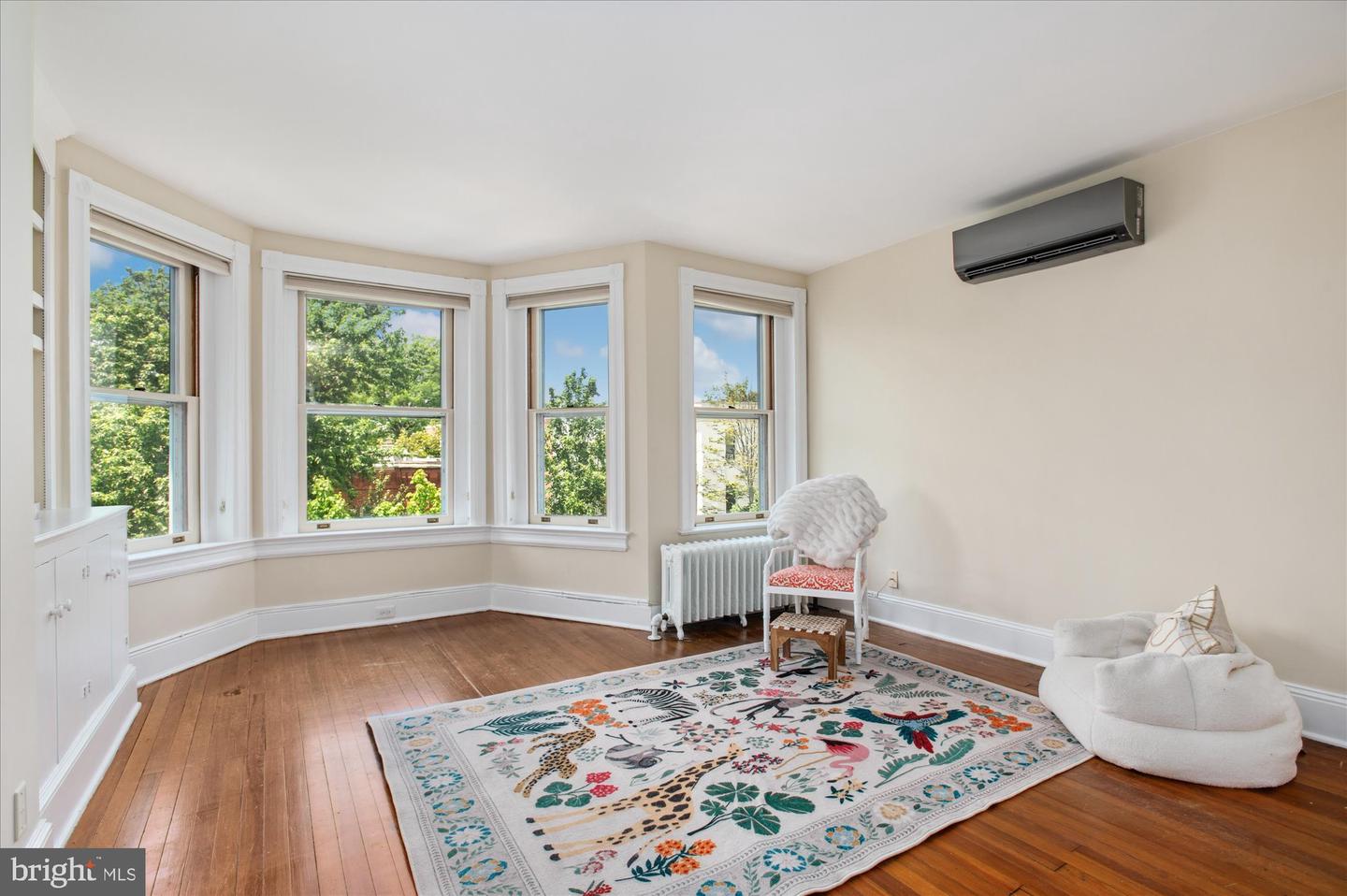 6 7TH ST SE, WASHINGTON, District Of Columbia 20003, 6 Bedrooms Bedrooms, ,5 BathroomsBathrooms,Residential,For sale,6 7TH ST SE,DCDC2204752 MLS # DCDC2204752