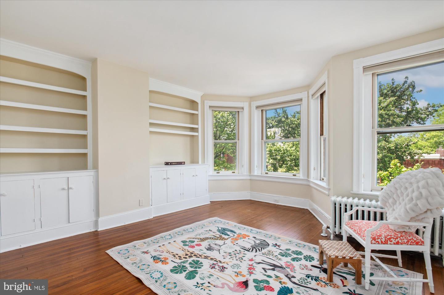 6 7TH ST SE, WASHINGTON, District Of Columbia 20003, 6 Bedrooms Bedrooms, ,5 BathroomsBathrooms,Residential,For sale,6 7TH ST SE,DCDC2204752 MLS # DCDC2204752