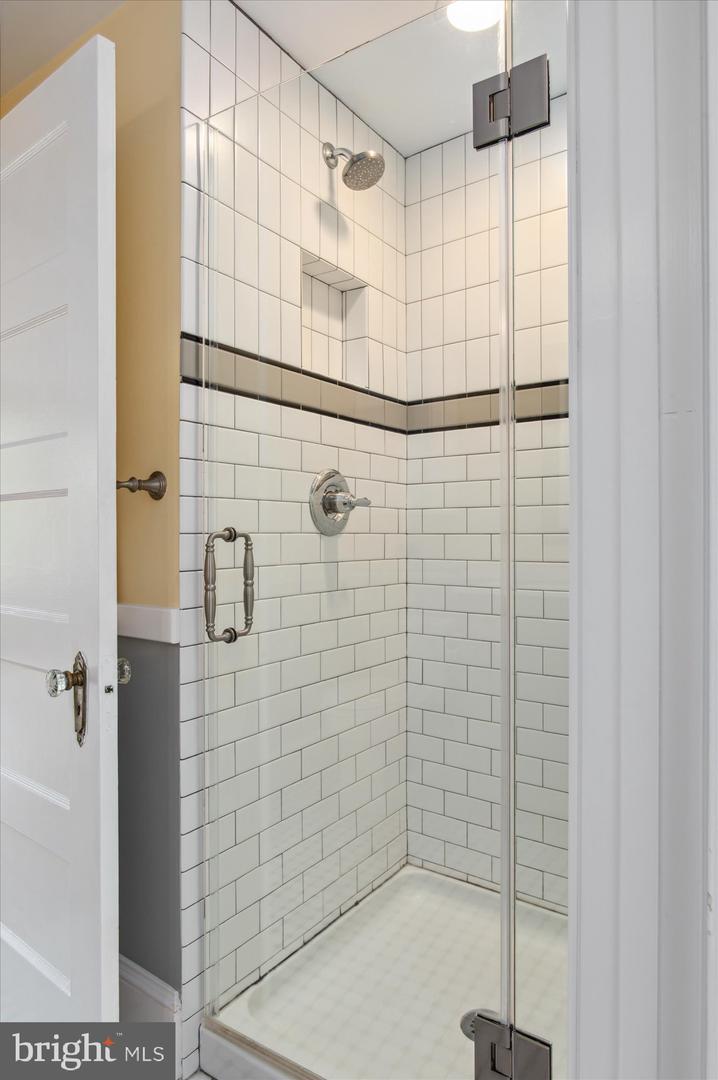 6 7TH ST SE, WASHINGTON, District Of Columbia 20003, 6 Bedrooms Bedrooms, ,5 BathroomsBathrooms,Residential,For sale,6 7TH ST SE,DCDC2204752 MLS # DCDC2204752