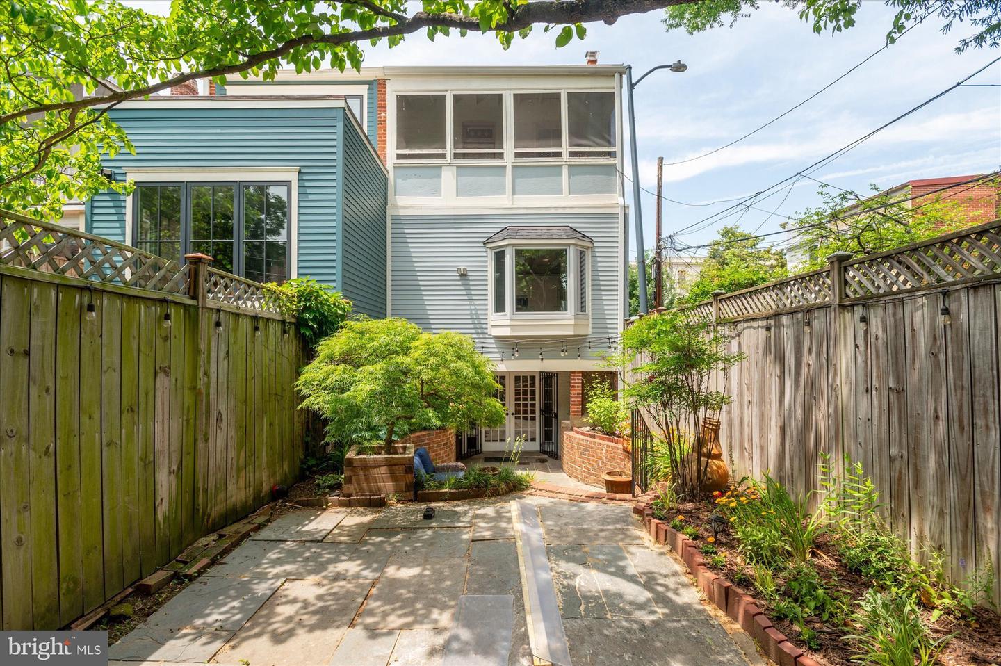 6 7TH ST SE, WASHINGTON, District Of Columbia 20003, 6 Bedrooms Bedrooms, ,5 BathroomsBathrooms,Residential,For sale,6 7TH ST SE,DCDC2204752 MLS # DCDC2204752