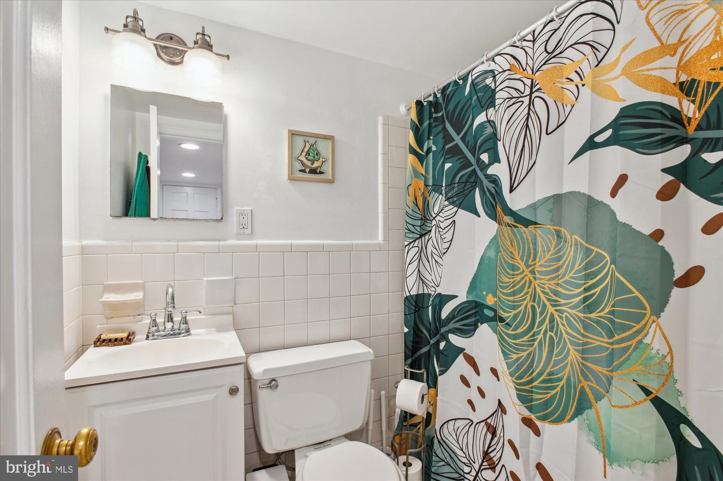 6 7TH ST SE, WASHINGTON, District Of Columbia 20003, 6 Bedrooms Bedrooms, ,5 BathroomsBathrooms,Residential,For sale,6 7TH ST SE,DCDC2204752 MLS # DCDC2204752