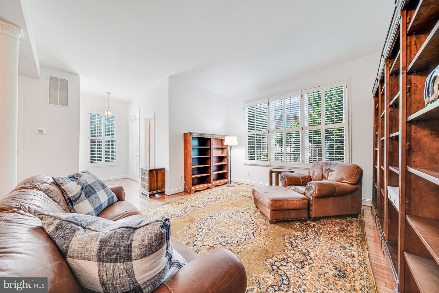 3926 CHARLES AVE, ALEXANDRIA, Virginia 22305, 3 Bedrooms Bedrooms, ,3 BathroomsBathrooms,Residential,For sale,3926 CHARLES AVE,VAAX2046284 MLS # VAAX2046284